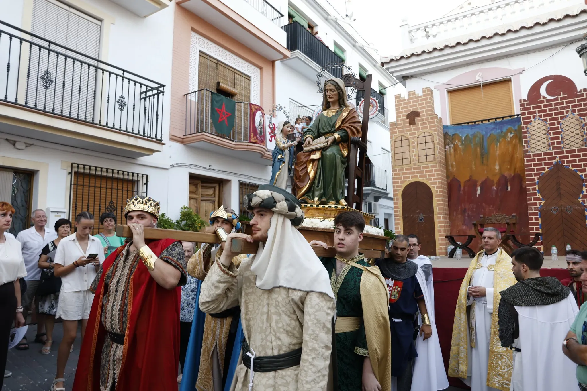 Molvízar se viste de fiesta para honrar a Santa Ana en 2025